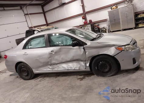 2011 Toyota Corolla Le z USA, uszkodzony, nr VIN 2T1BU4EE2BC628353